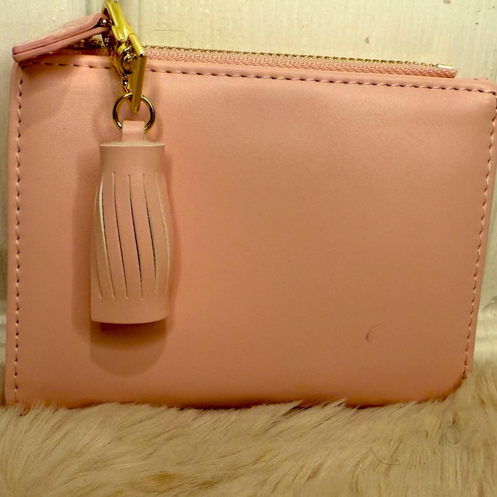 PINK FAUX LEATHER SOFT PINK BI-FOLD WALLET